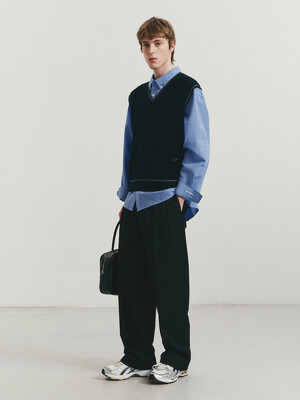 WIDE CHINO SLACKS BLACK_M_UDPA4A304BK