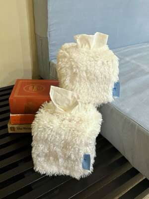 Fur-ppet Mini Tissue Case (White)