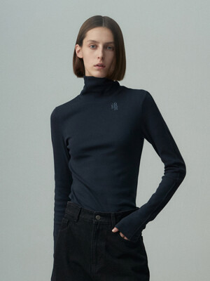 LOGO EMBROIDERED TURTLE NECK TOP MIDNIGHT NAVY