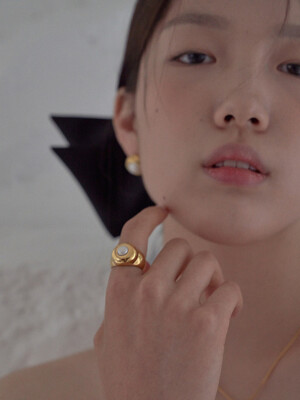 rosalie pearl gold ring