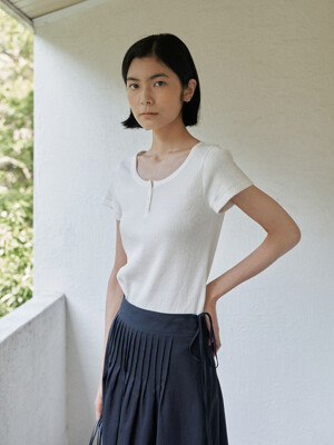 Lis Button Top in White
