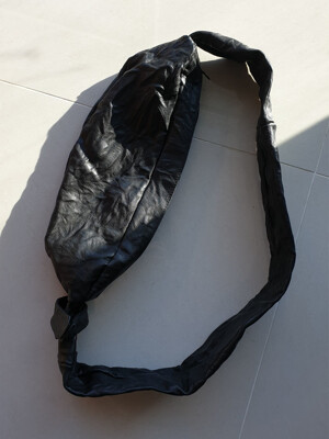 Baguette Leather Cross Bag / Black