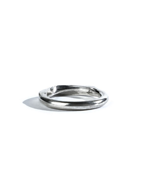 SEWN SWEN SILVER THICK LINE TWIST RING