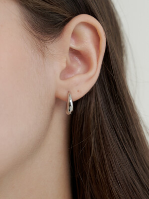 bold round earring