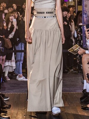 18 S/S KHJ TAG A-LINE BEIGE SKIRT