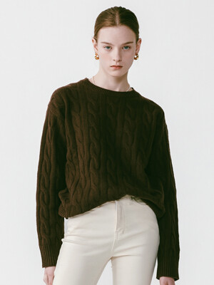 Round Cable Knit Brown