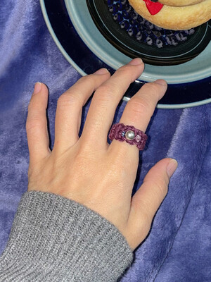 Gem with knitted ring (Purple)