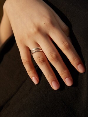 Two line silver ring
