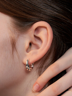 SYSTEM EARRING