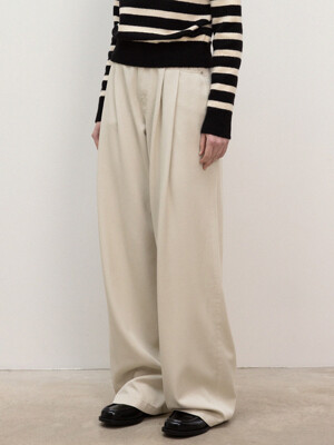 soft cotton two-tucked pants (light beige)