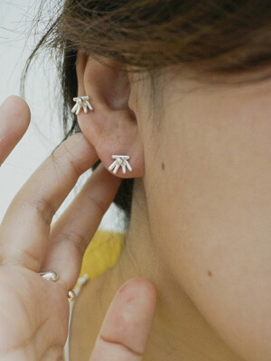 TINY SEASHELLS Earrings