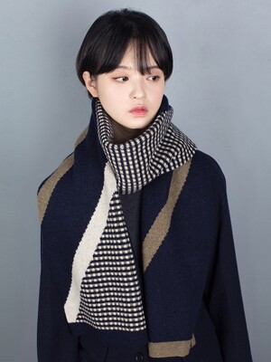 simple retro muffler navy