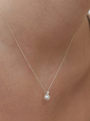 Lovelight Pearl Necklace