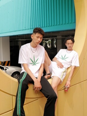 츄바스코 M. T-shirt. Big Weed White M17101