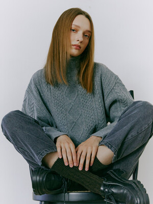 Turtle-Neck Cable Knit Top, Grey