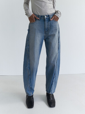 Twist lined round jeans (Washed light blue)