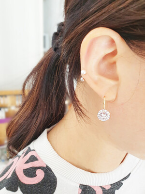 Dazzle crystal silver hook earring  데즐 크리스탈 실버 갈고리 귀걸이(14K 골드도금)