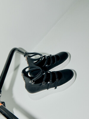 Amber Gladiator Sneakers / Y.08-F24 / BLACK