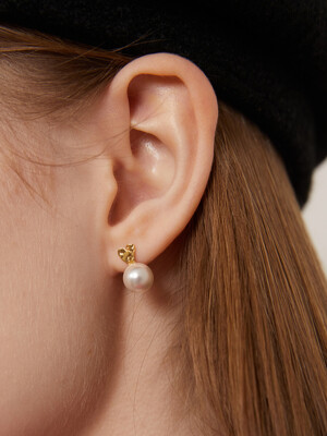 Bumpy Mini Heart Pearl Earring
