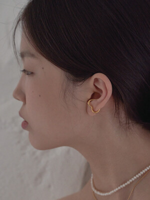 heart thin gold earcuff