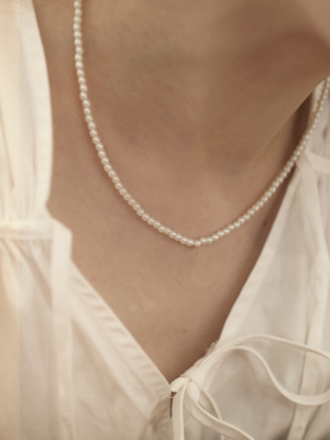 LV040 Mini pearl necklace.