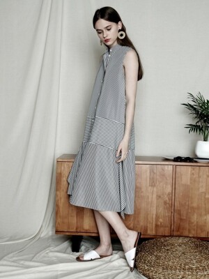 HENLEY-NECK STRIPE TRAPEZ DRESS