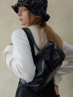 COW LEATHER BUD BAG_PLAIN_BLACK