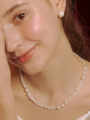 Fancy pearl necklace