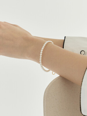 Graceful Pearl Bracelet (4mm)