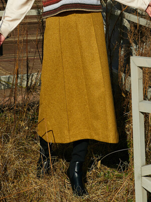 amr1351 pintuck maxi skirt (mustard)