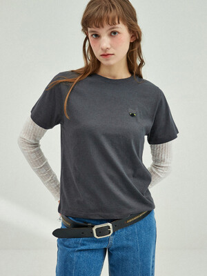 Rose Objet Regular Fit T-Shirt_CHARCOAL