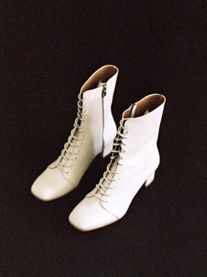 rim014 laceup boots (ivory)