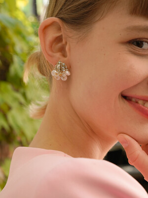 pearl tray earring