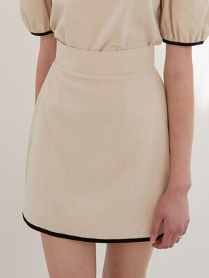 j1023 line mini skirt (beige)