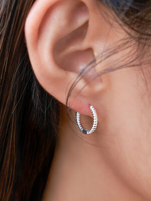 [SILVER] ROPE HOOP EARRINGS (2 COLORS)