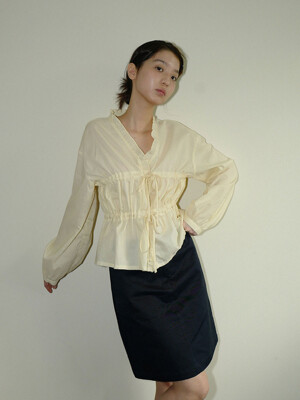 moui Frill ribbon blouse (BUTTER YELLOW)