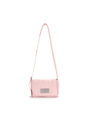 MIDDLE PADDING MESSENGER BAG IN PEACH