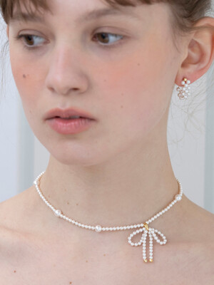 pearl petit ribbon necklace