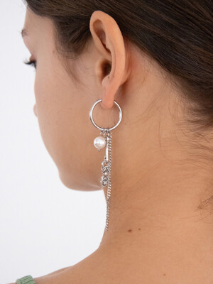 Mix motifs hoop ring unbalanced earring