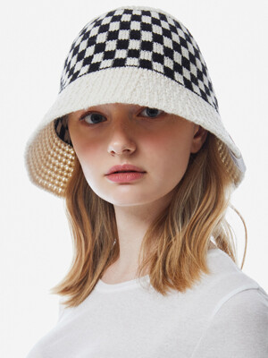 CHESSBOARD IVORY BUCKET HAT