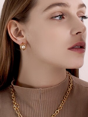 P.button stud earring