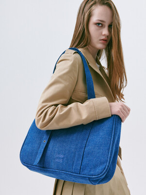 Slant large shoulder bag_blue