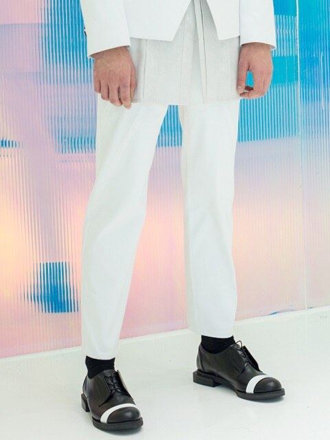 WHITE CROPPED CARROT PANTS