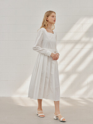 PLEATED SQUARE ONEPIECE_WHITE