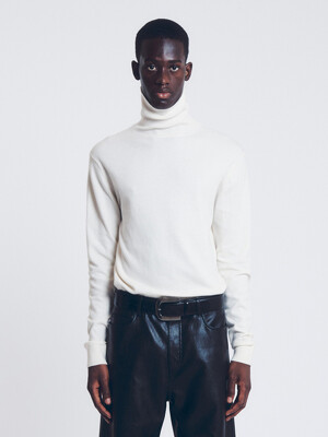 ESSENTIAL KNIT TURTLE NECK (IVORY)