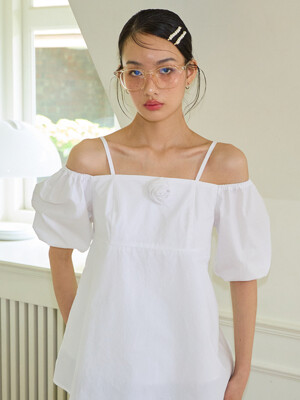 Two-way Off Shoulder Corsage Blouse_ White
