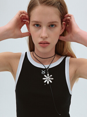 Mardi x ME Bloom Daisy Knot Necklace(Black)