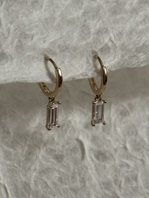 14k Oblong earrings