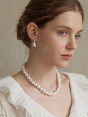 Classy dropped Pearl Earrings