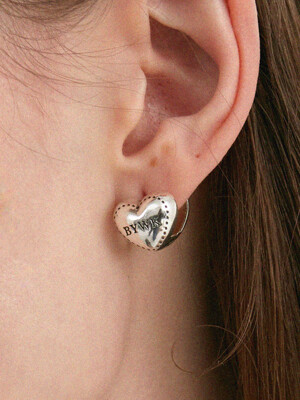 Heart stich earring